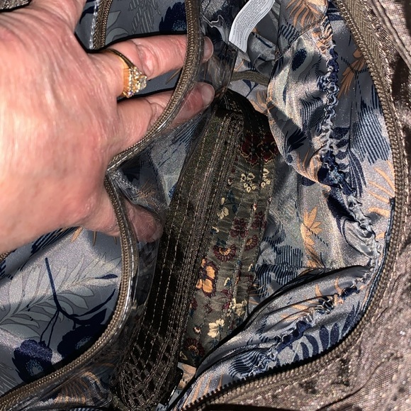 Lug Scuttle RFID Tote - Picture 7 of 12